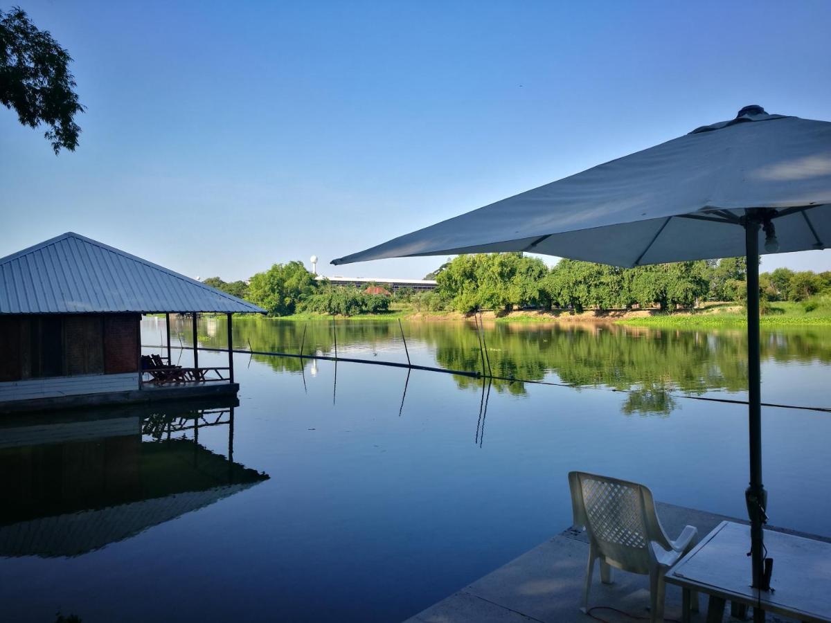 River Marina Resort Uthai Thani Exterior foto