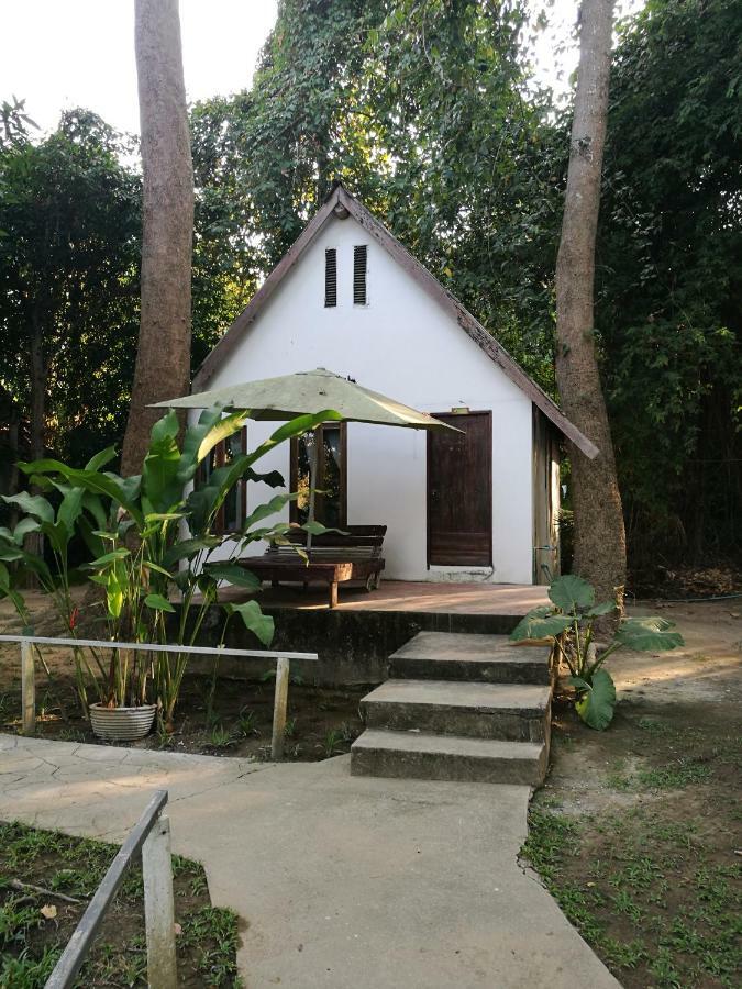River Marina Resort Uthai Thani Exterior foto